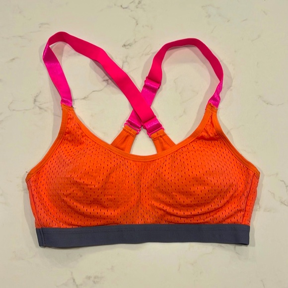 Bright sports bra with built in pads - Picture 1 of 3